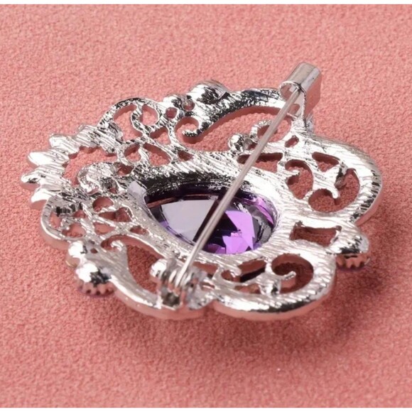Elegant Silver brooch with purple gems - Picture 3 of 3